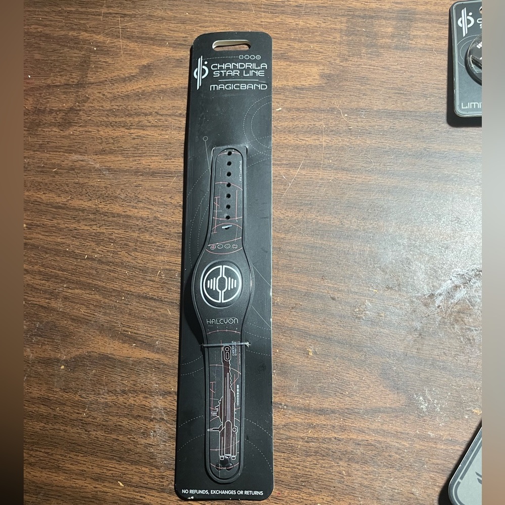 Disney Star Wars Chandrila Star Line Halcyon Magic Band NWT